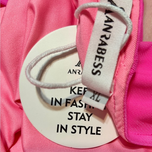 Elegant Pink One-Shoulder Dress - Picture 5 of 9